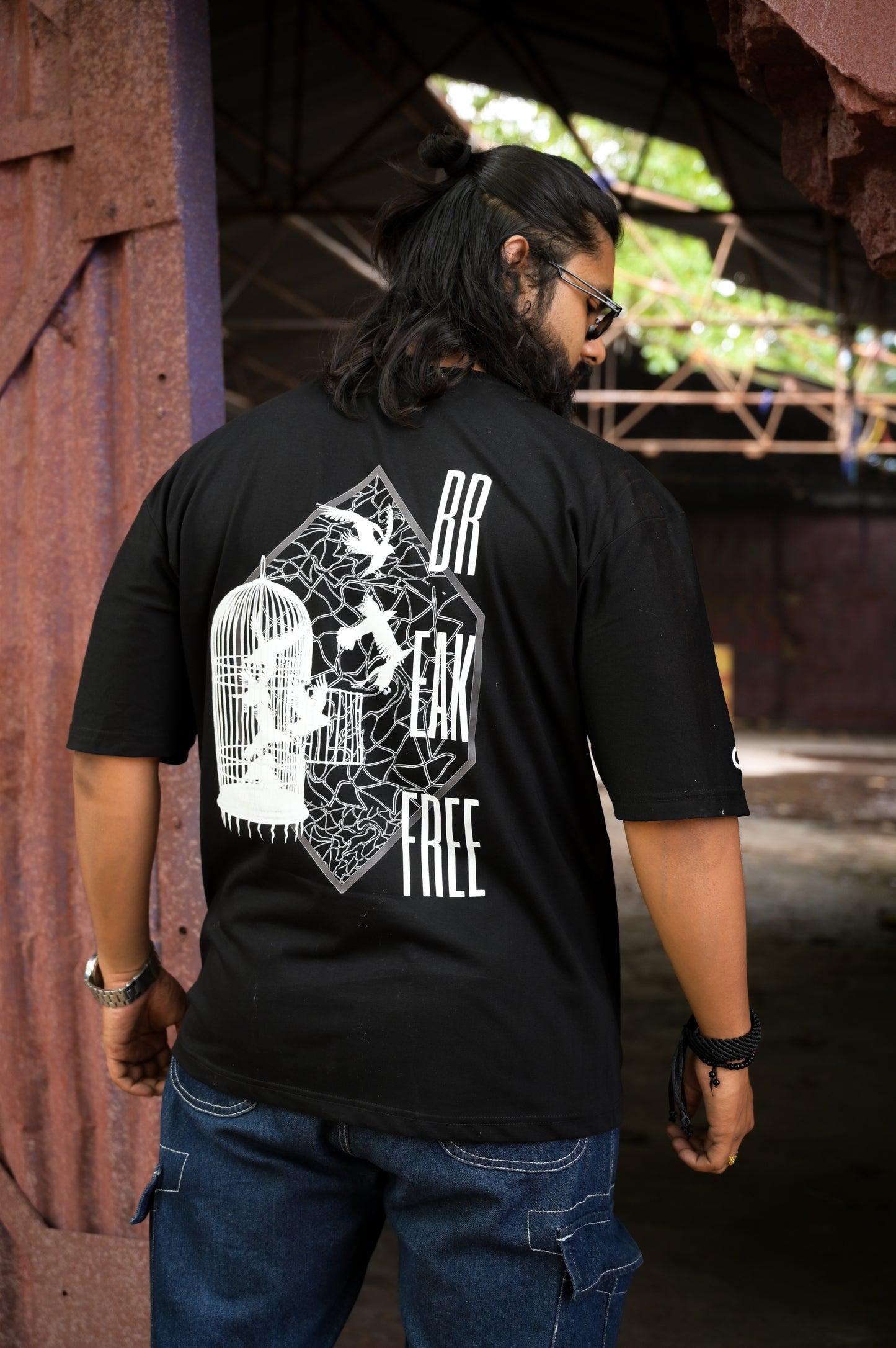 BREAK FREE - PREMIUM OVERSIZED TEE - ILLUSION SERIES CHAPTER 4 - BLACK (MEN'S)